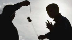  Scandal at World Conker Championships: King Conker, the victorious 'King Conker,' is caught with a painted steel replica.